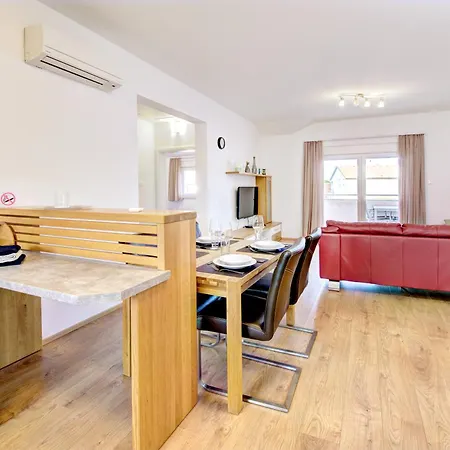 Cool Apartman
